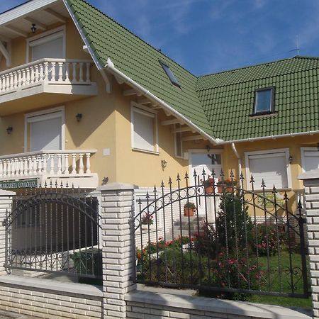 Margaréta Apartmanház Apartamento Hajdúszoboszló Exterior foto