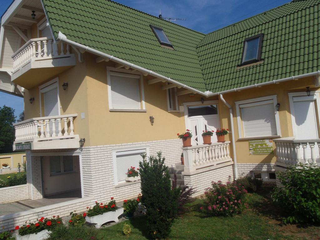 Margaréta Apartmanház Apartamento Hajdúszoboszló Exterior foto