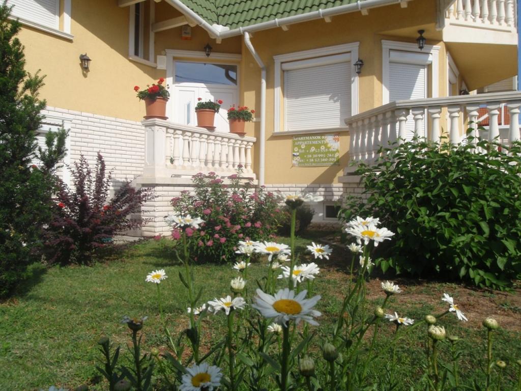 Margaréta Apartmanház Apartamento Hajdúszoboszló Exterior foto