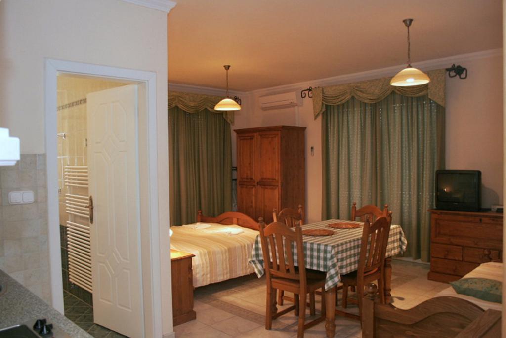 Margaréta Apartmanház Apartamento Hajdúszoboszló Quarto foto